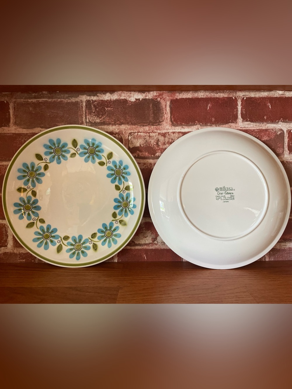 Vintage Mikasa “Garland” Set of 2 Dinnerplates - Picture 2 of 4